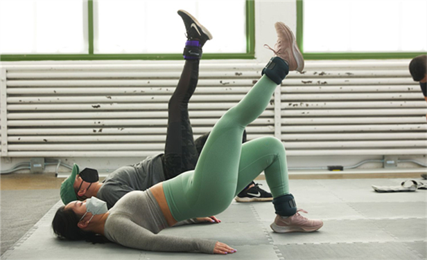 How should leg training use ankle weights?